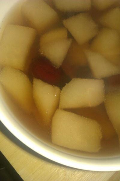 电热锅版红枣雪梨蜂蜜水