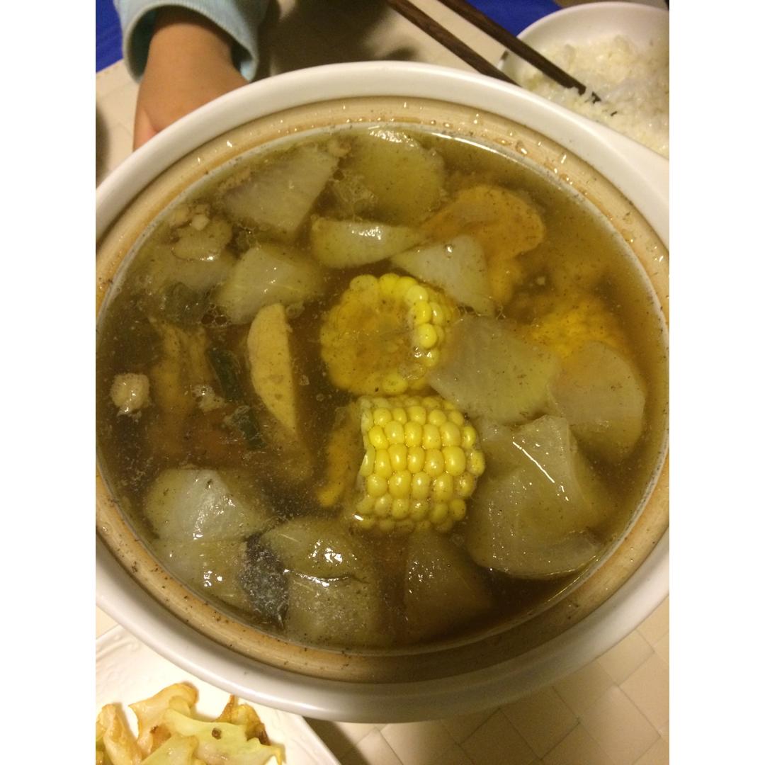 棒骨萝卜玉米汤