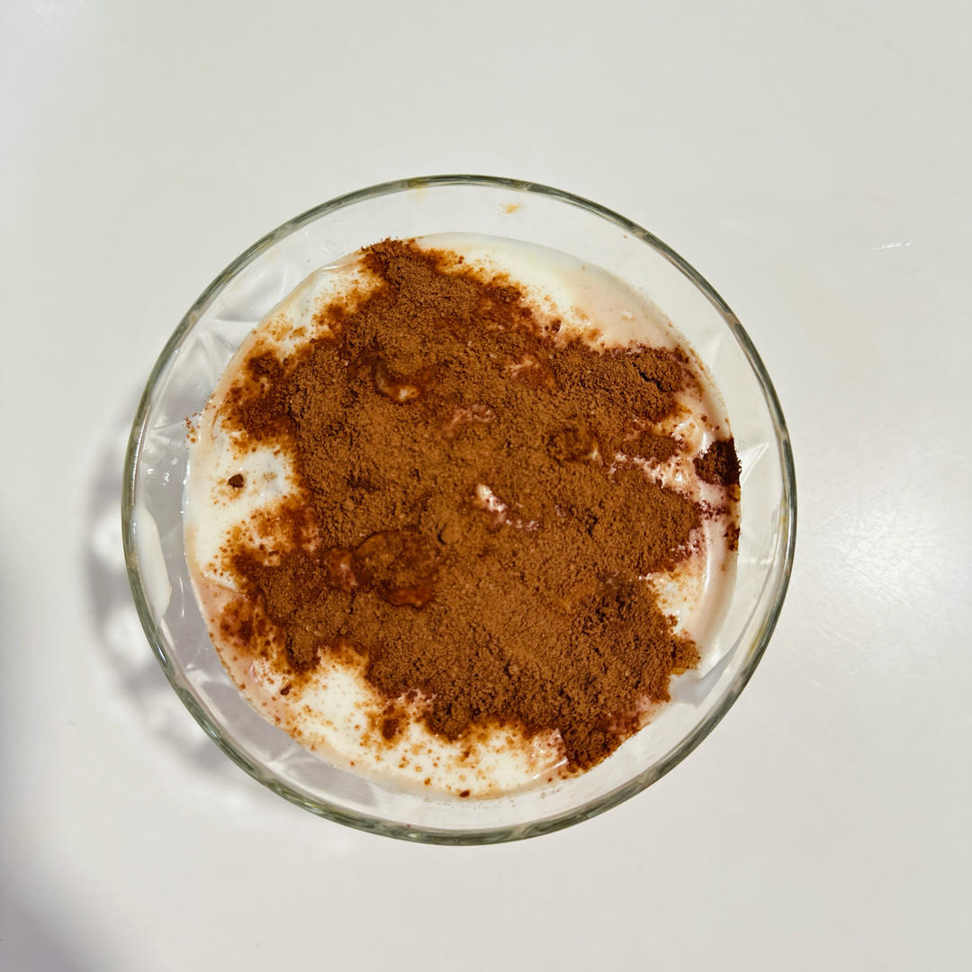 隔夜香蕉酸奶燕麦杯