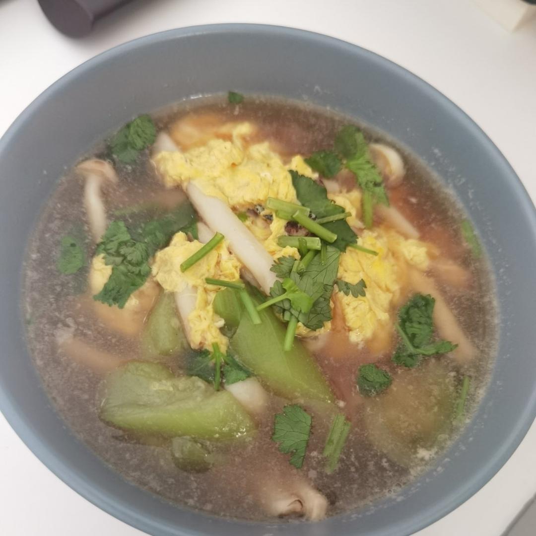 低脂低卡‼️鲜美快手汤‼️丝瓜菌菇汤‼️好吃不胖天