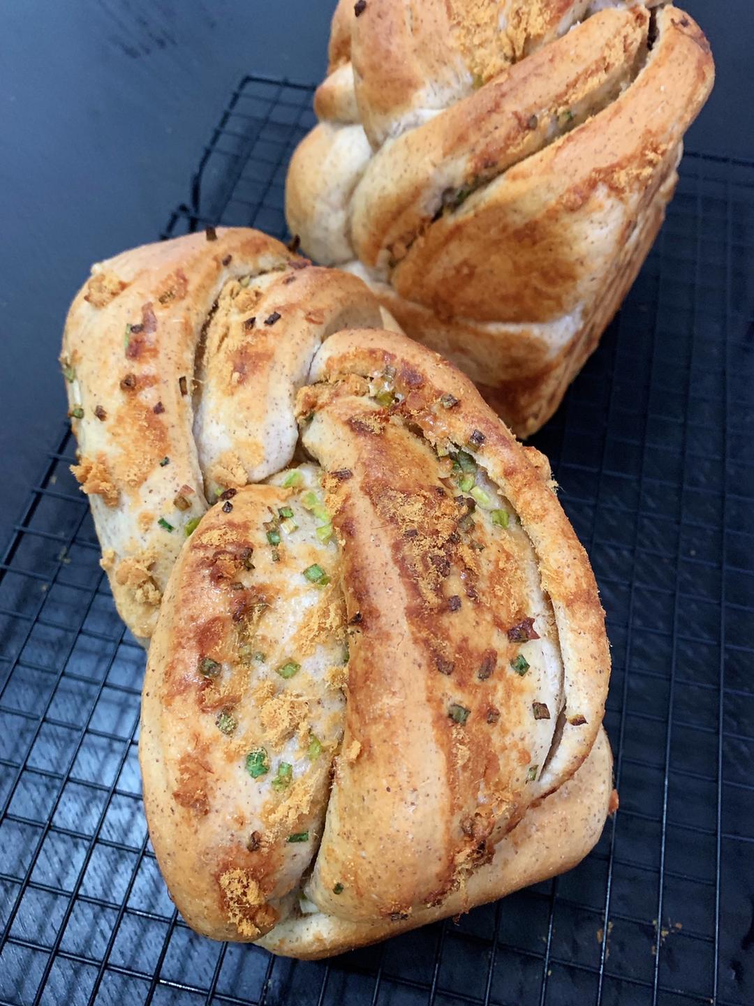 黑全麦香葱肉松面包的做法步骤图 豆妈妙厨 下厨房