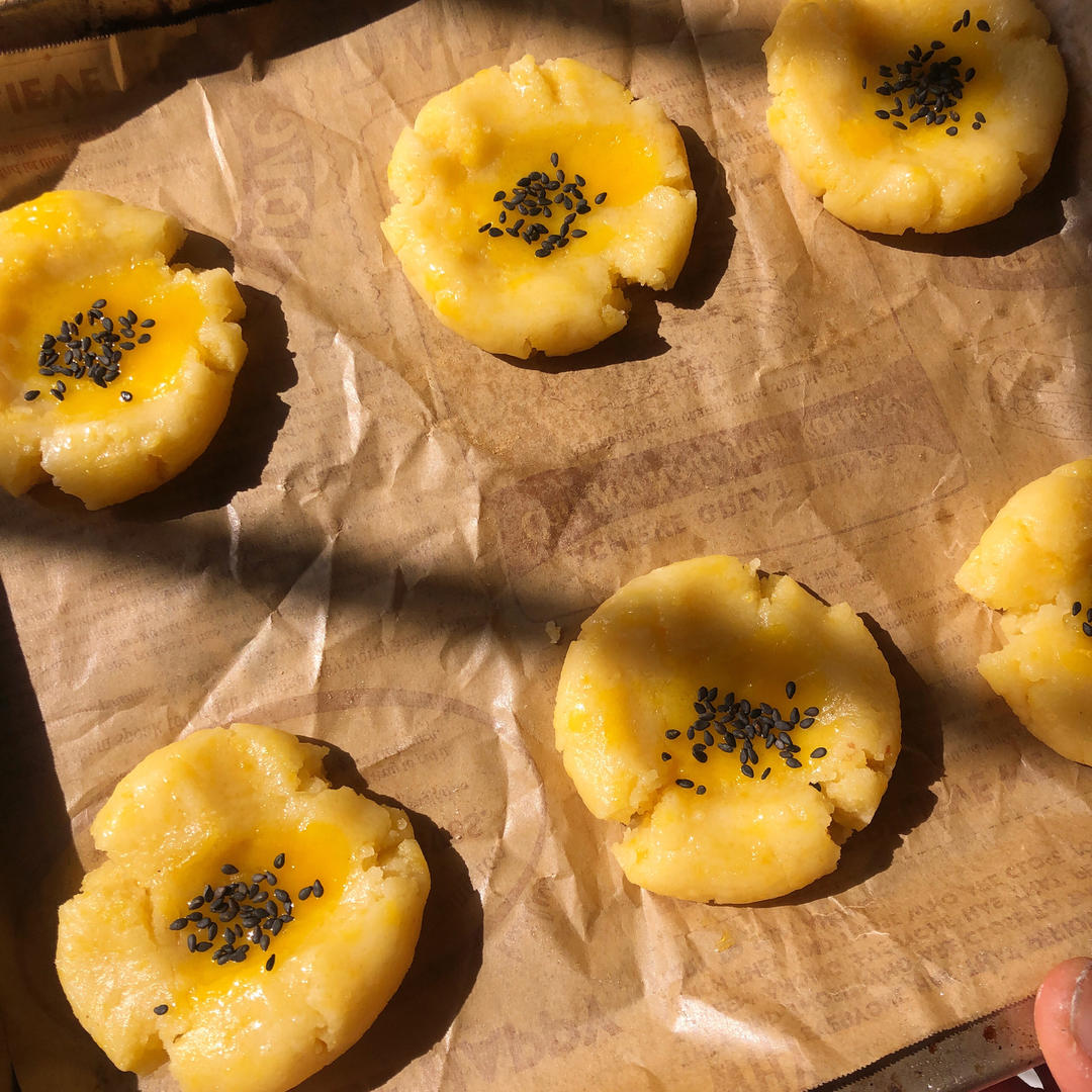 轻轻一按就碎掉的原味桃酥（不输猪油版）