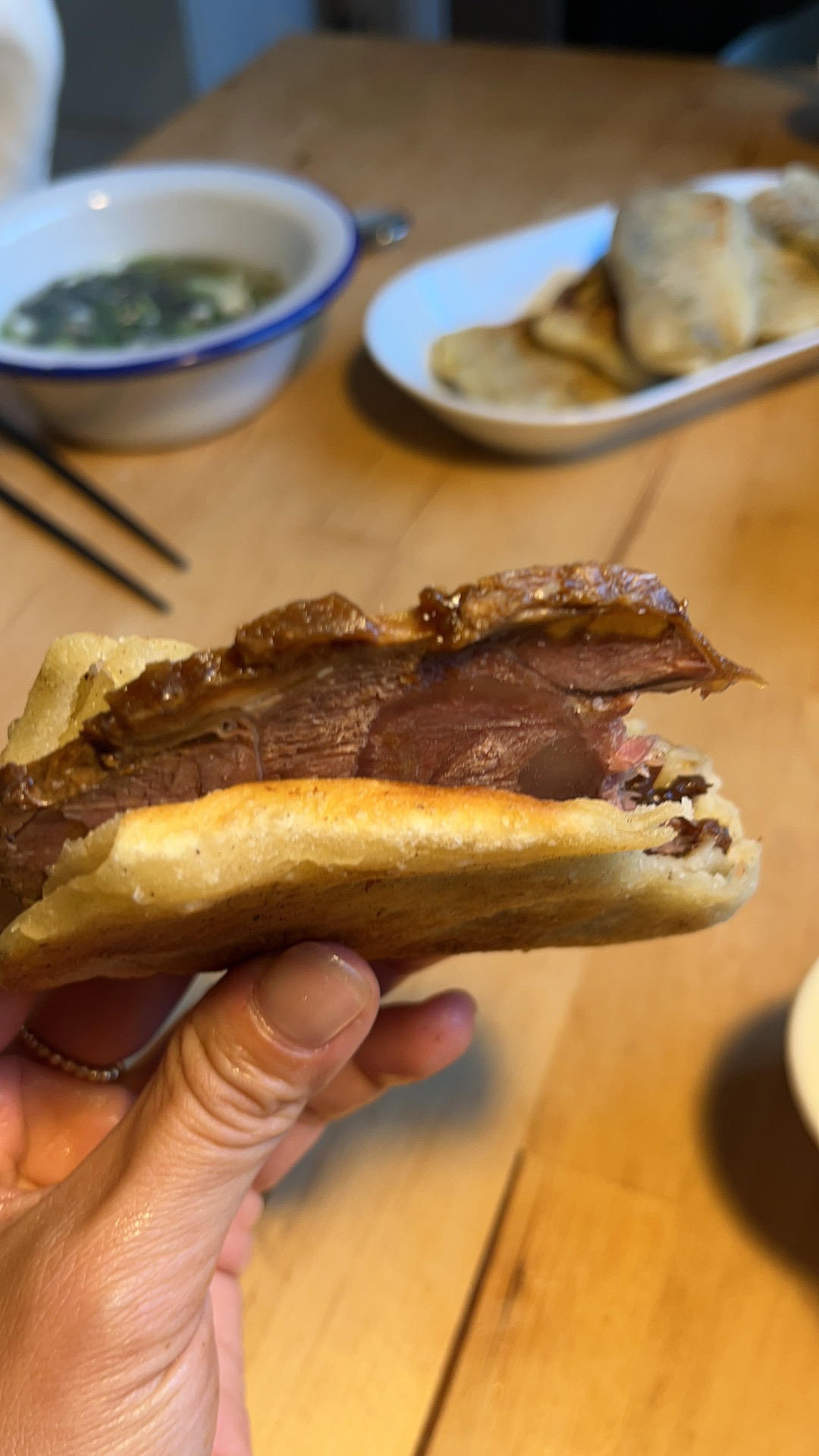 香酥夹肉火烧（河间驴肉火烧）