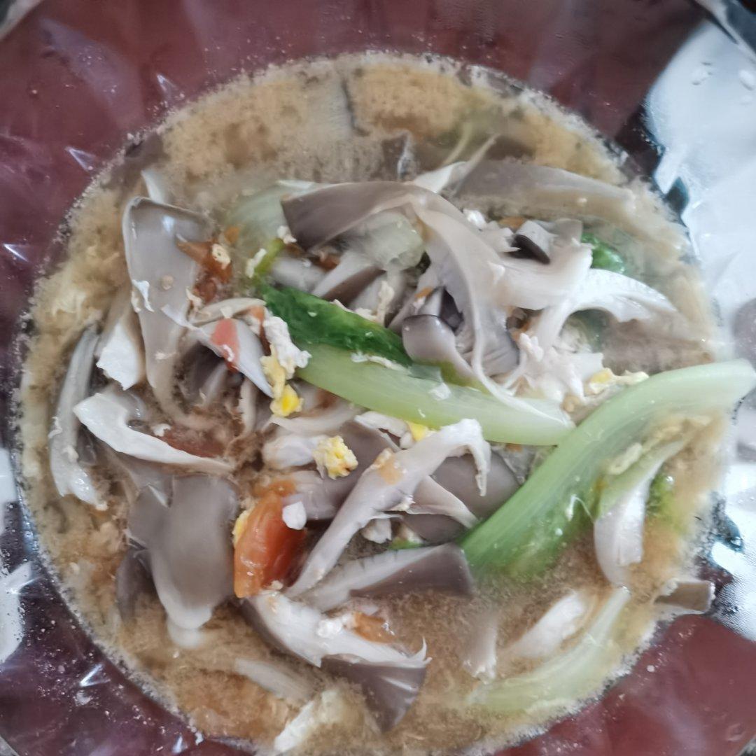 减脂平菇番茄汤