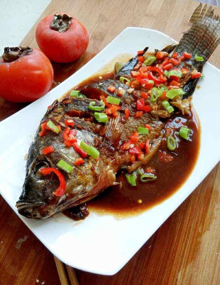 好吃到哭の红烧罗非鱼的做法