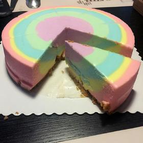 彩虹慕斯蛋糕
