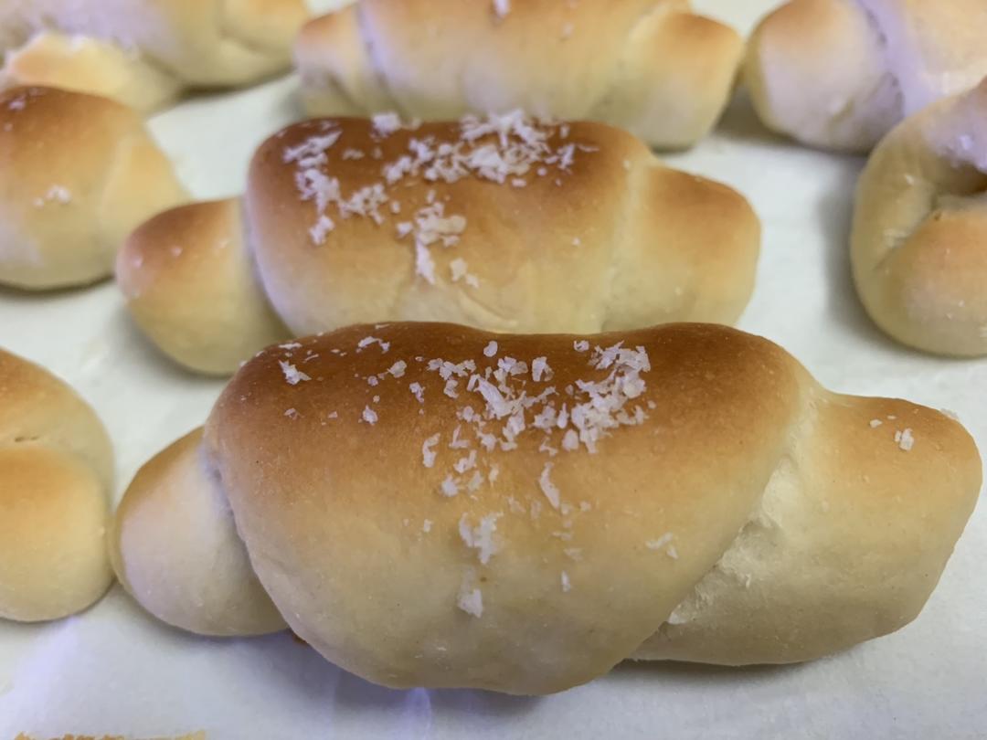 手揉小小牛角包🥐（牛奶面包配方）