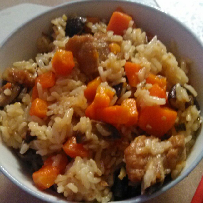 香喷喷的排骨焖饭