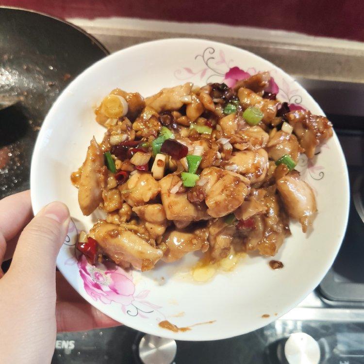 厨师长教你: “宫保鸡丁”的川味正宗做法, 一看就有食欲, 收藏了