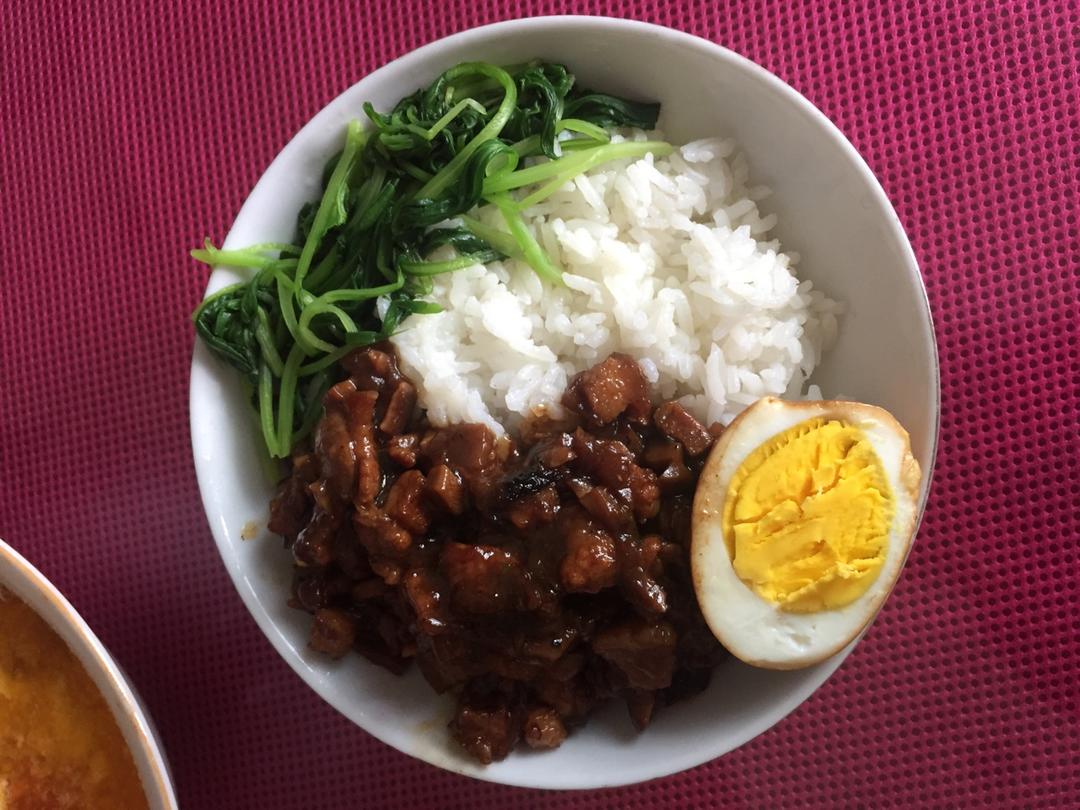 洋葱酥卤肉饭