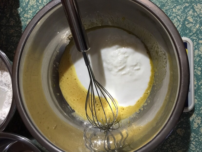 酸奶蛋糕（堪比轻乳酪）的做法 步骤3