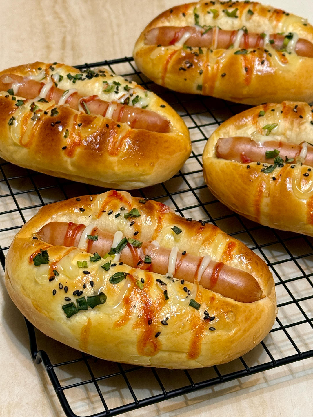 一个面团撑起一家店的台式面包—香肠面包