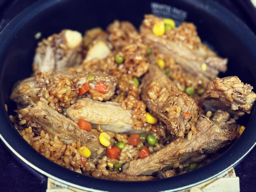 【排骨焖饭】