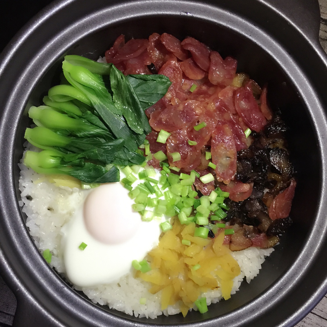 香肠煲仔饭