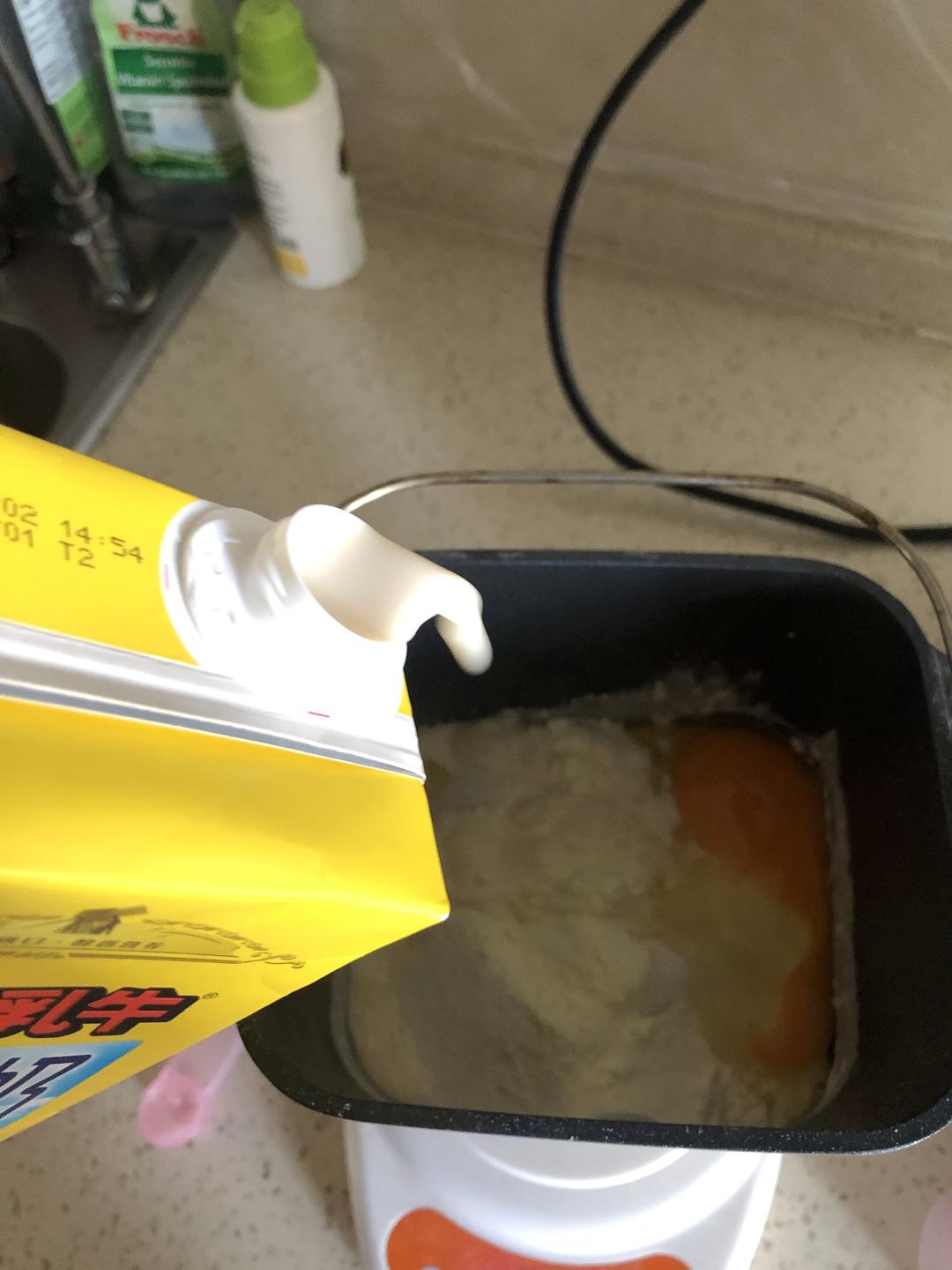 纯奶手撕吐司的做法 步骤1