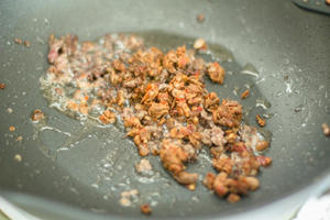 青椒牛肉香辣豆豉炒饭的做法 步骤2