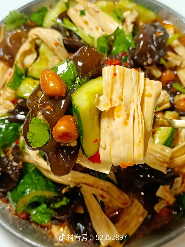 凉拌黄瓜腐竹木耳