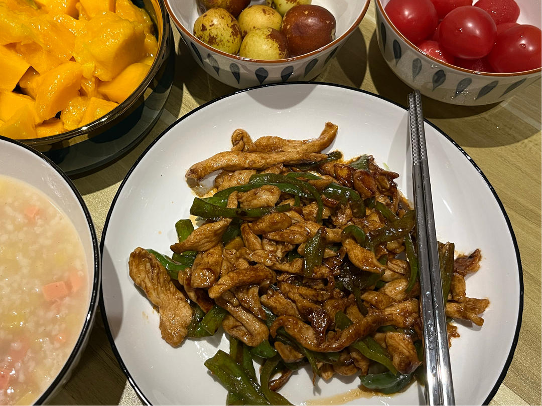 青椒炒鸡胸肉丝‼️好吃不胖，巨下饭