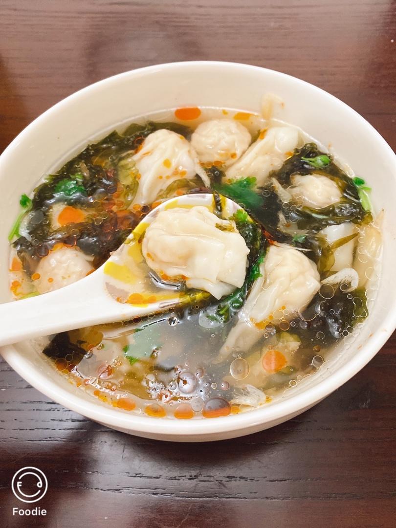 麻辣鱼丸粗面酱做的三鲜小馄饨