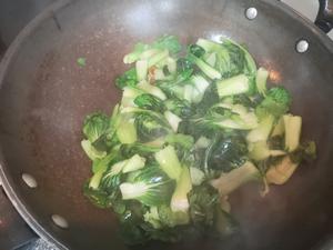 海米炒油菜的做法 步骤6