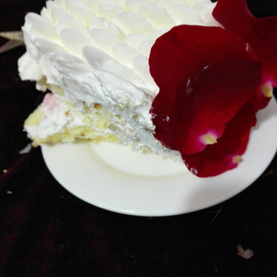 玫瑰花瓣蛋糕