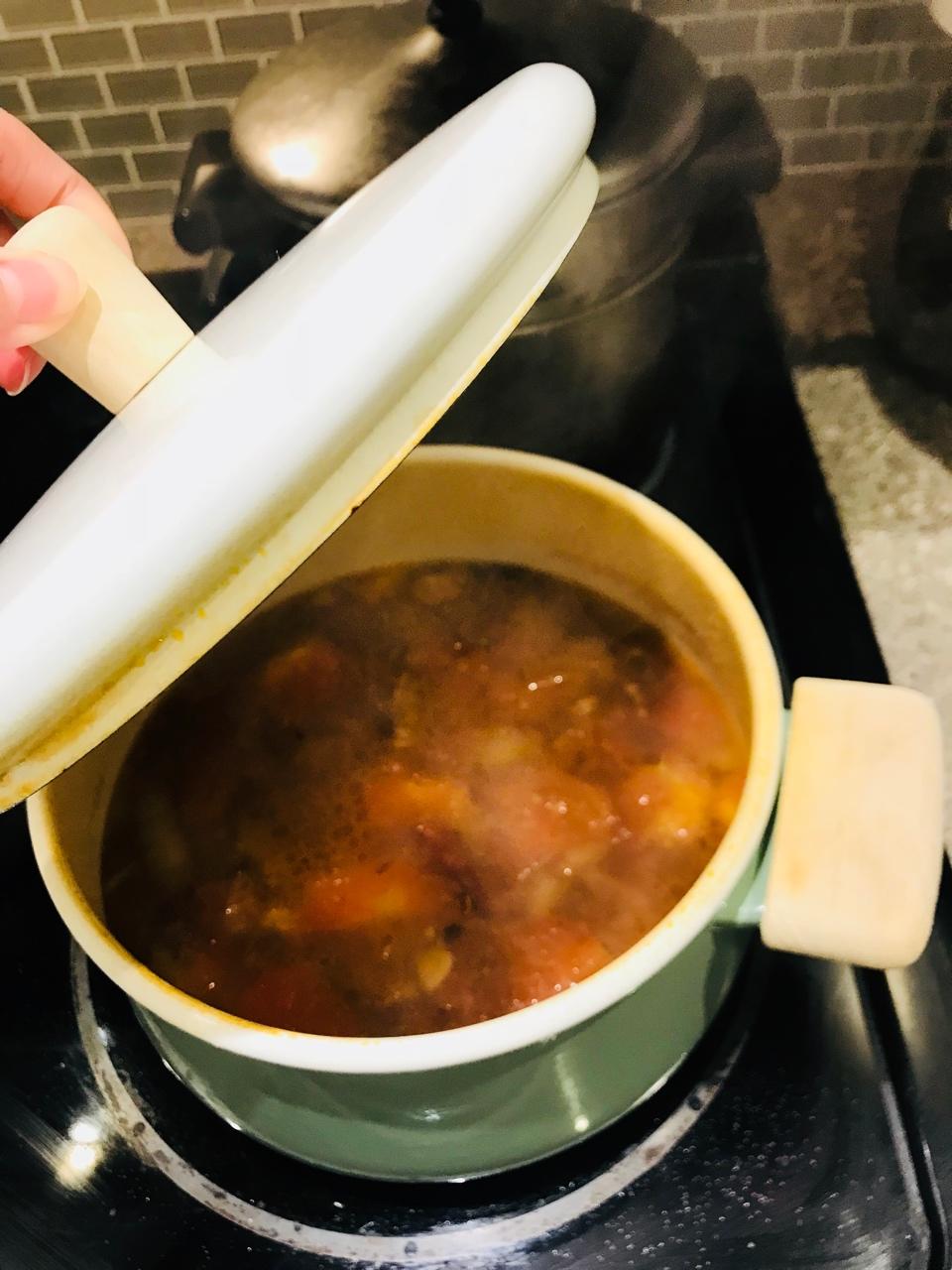 老丁的私房菜-番茄牛腩煲
