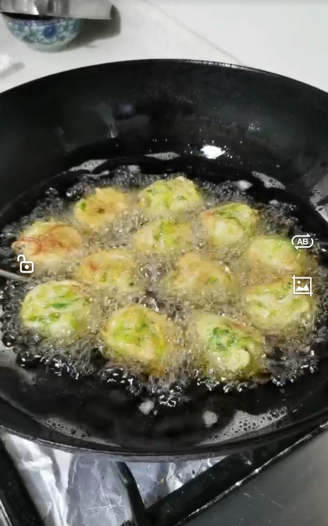 炸萝卜丸子