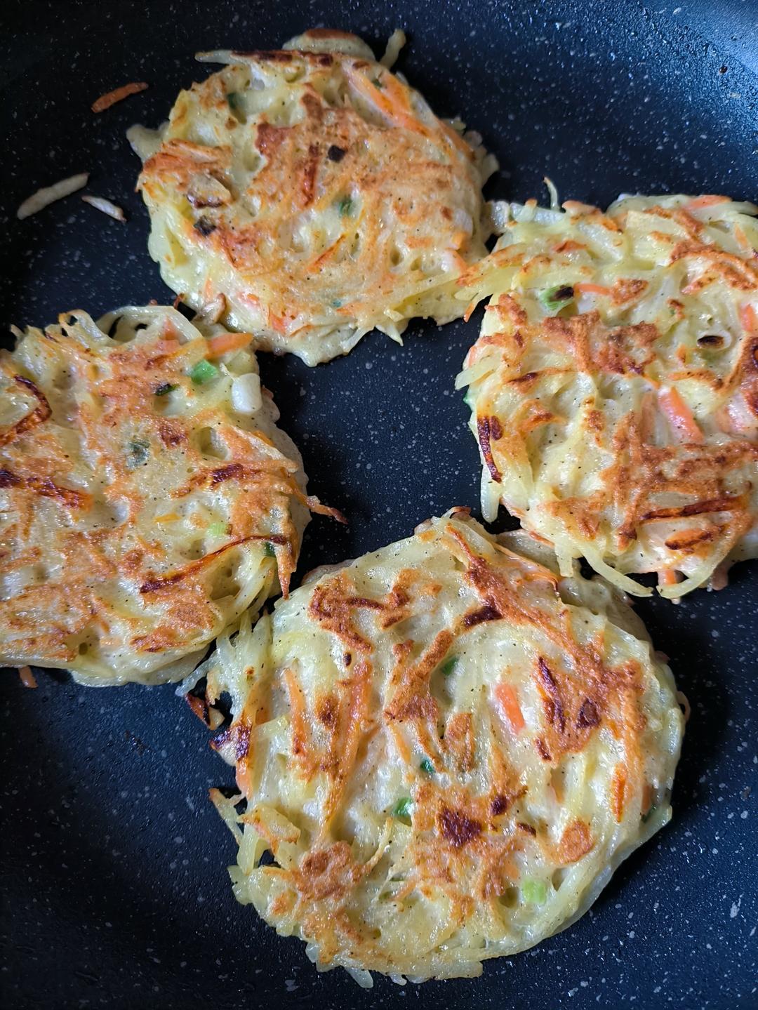 🥔🥕早晚餐饼~土豆丝饼~土拨饼