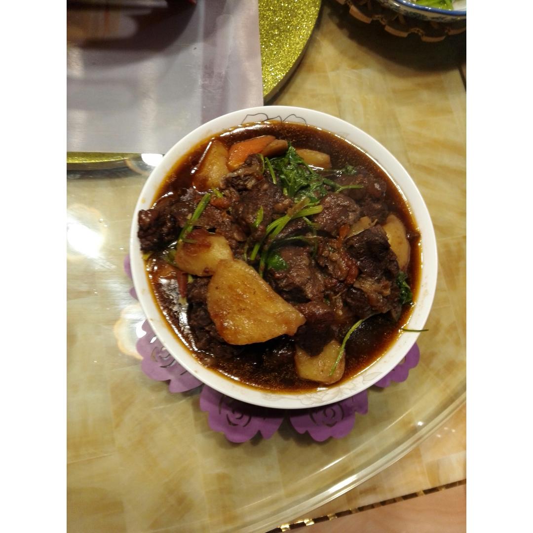 红烧牛肉土豆 （独家秘制）