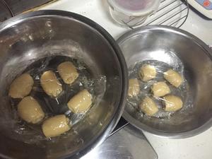 龟龟鳗鱼酥的做法 步骤2