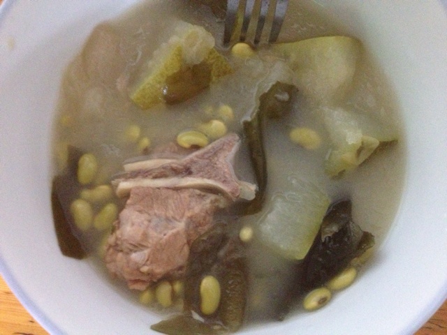 黄豆海带排骨汤