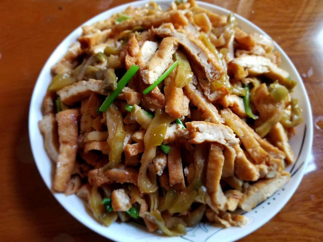 素菜：芹菜炒豆腐干