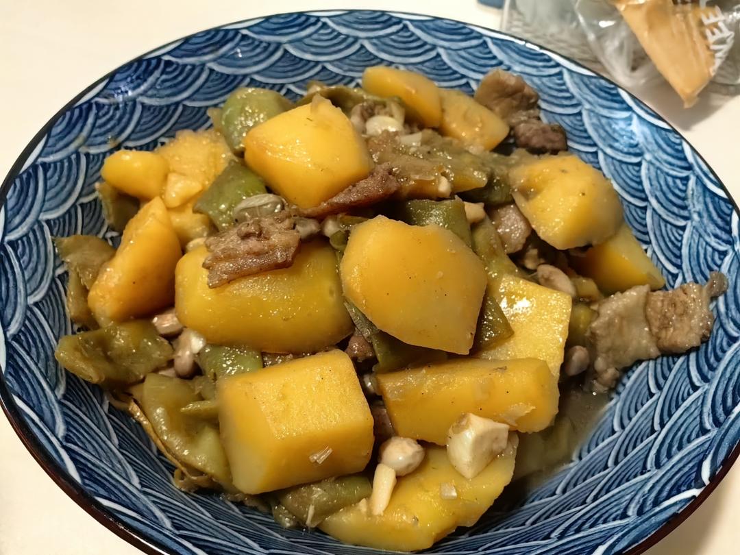 土豆豆角炖五花肉