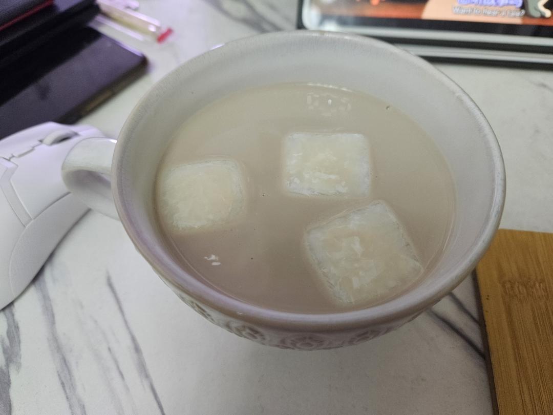 可以说和瑞幸一模一样的生椰拿铁