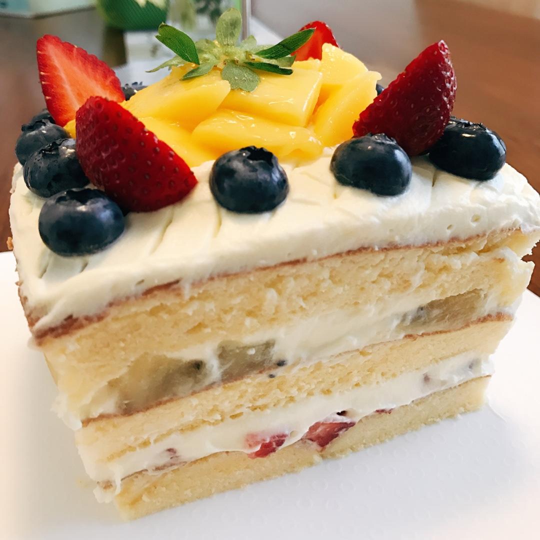 方形水果夹层蛋糕