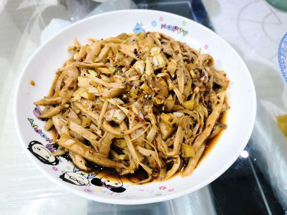 比肉还好吃的【手撕凉拌杏鲍菇】，上桌扫光光
