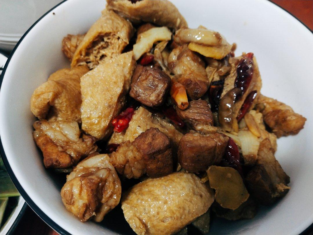 油豆腐红烧肉