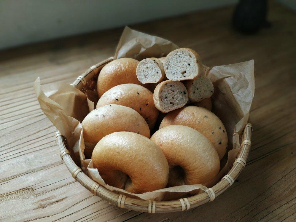 黑芝麻全麦贝果