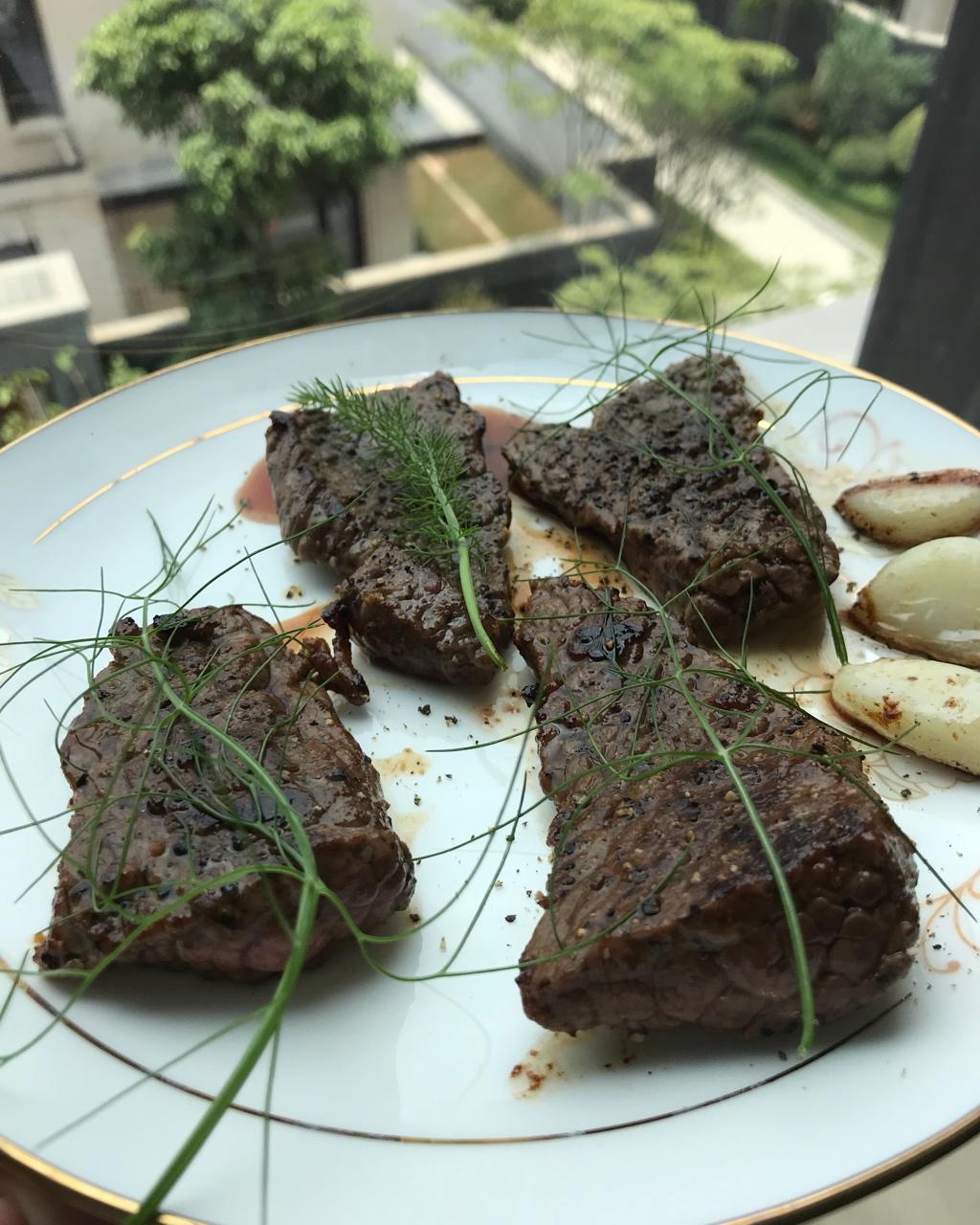 好吃到哭的煎牛排