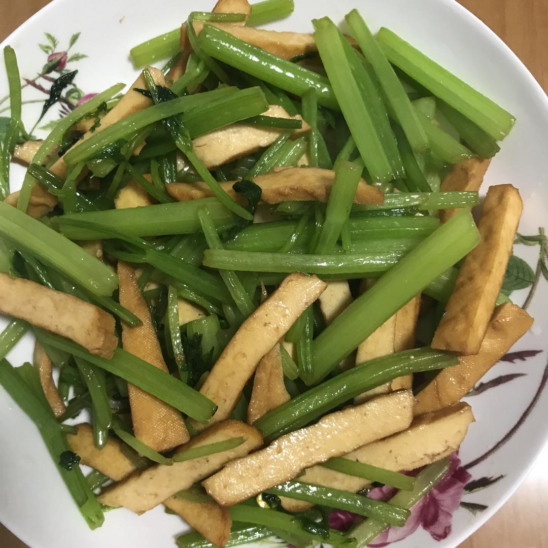芹菜炒香干