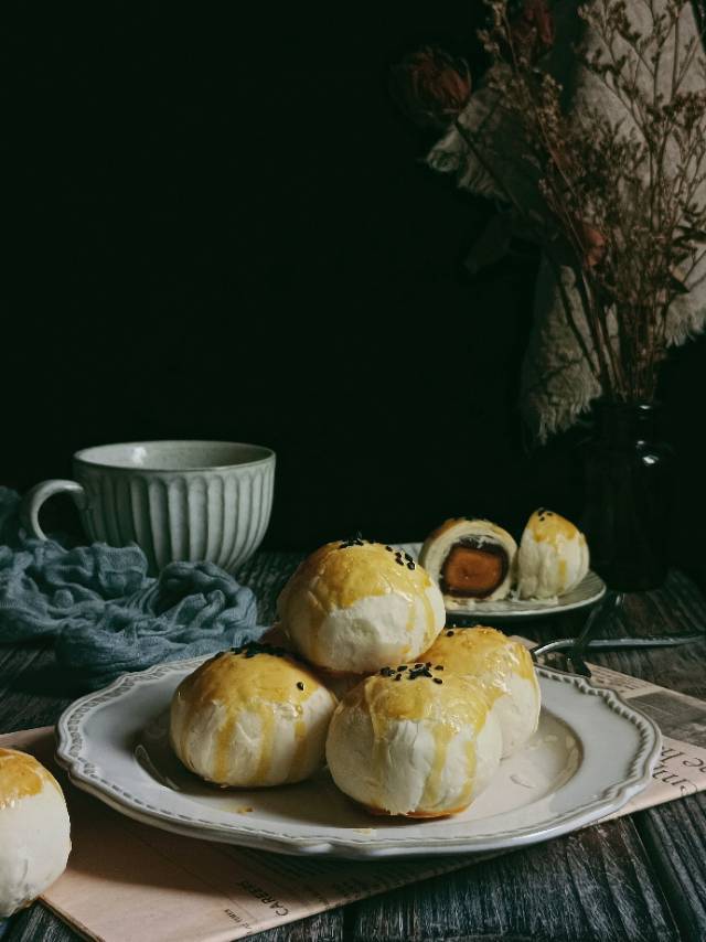 超简单 免揉 酥掉渣的蛋黄酥(超详细附全程视频)不破酥『万能酥皮』