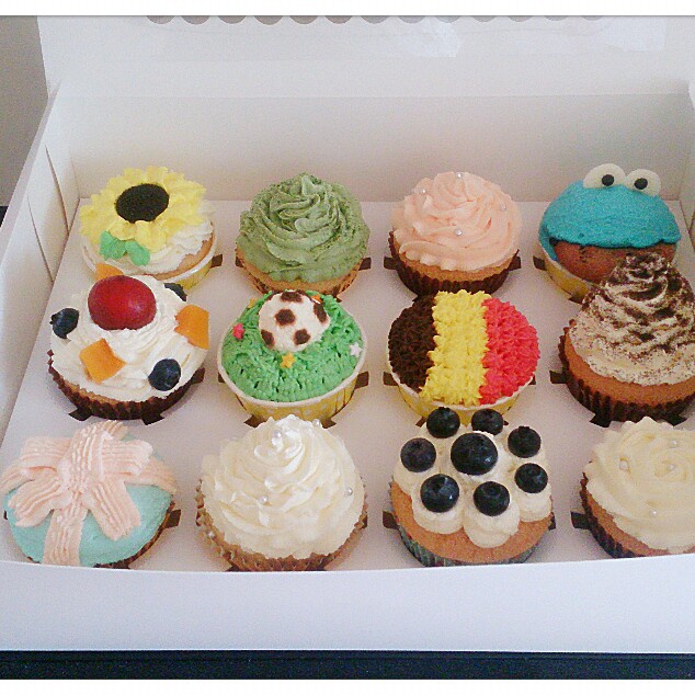 小茄子烘焙教室做的装饰纸杯蛋糕