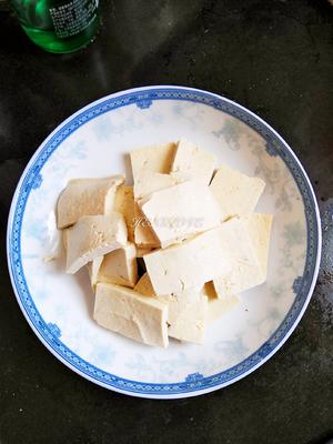 蒜苔烧豆腐的做法 步骤2