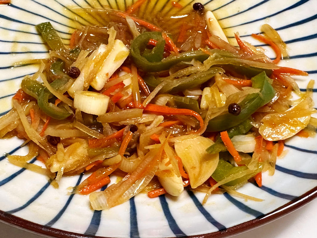 醋溜土豆丝青椒胡萝卜