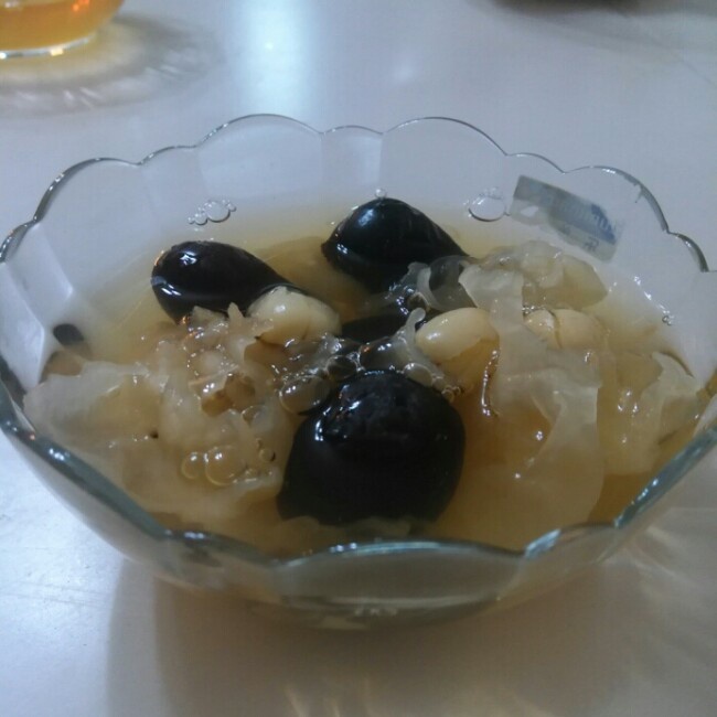 红枣银耳莲子羹
