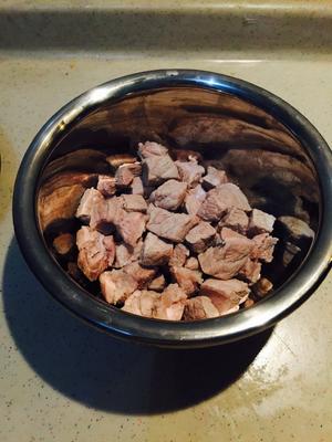 香喷喷红烧牛肉面的做法 步骤2
