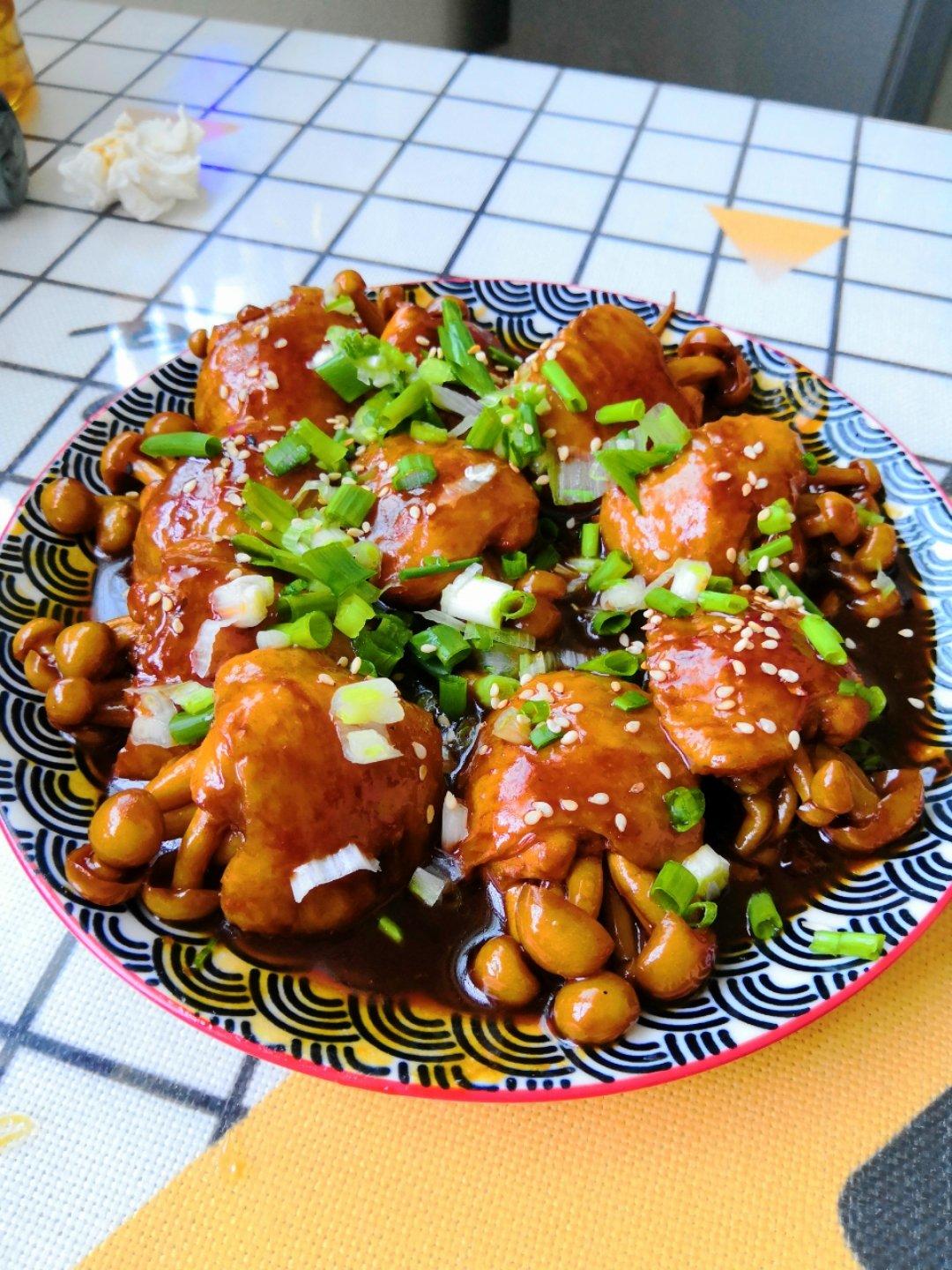 鸡翅这样做，上桌就抢光了——鸡翅包海鲜菇🍄