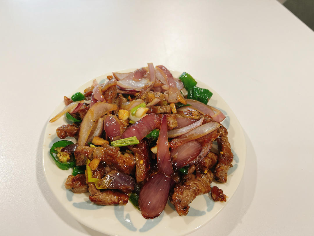牛肉炒洋葱