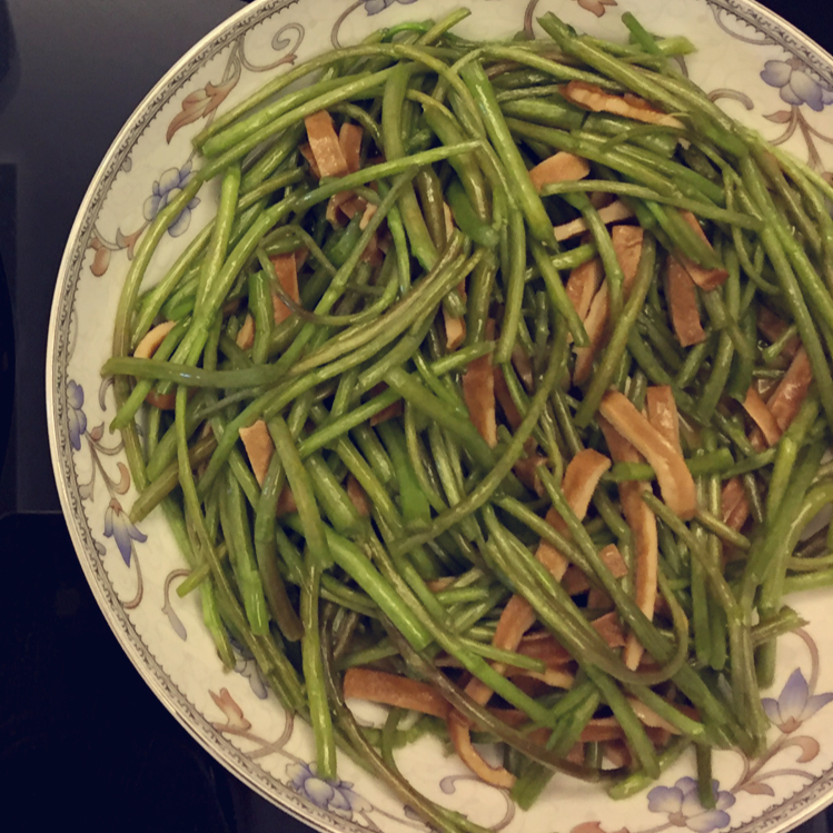 芦蒿炒干子