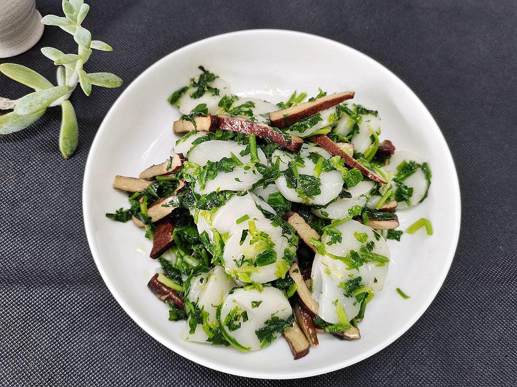 荠菜炒年糕（主食）的做法